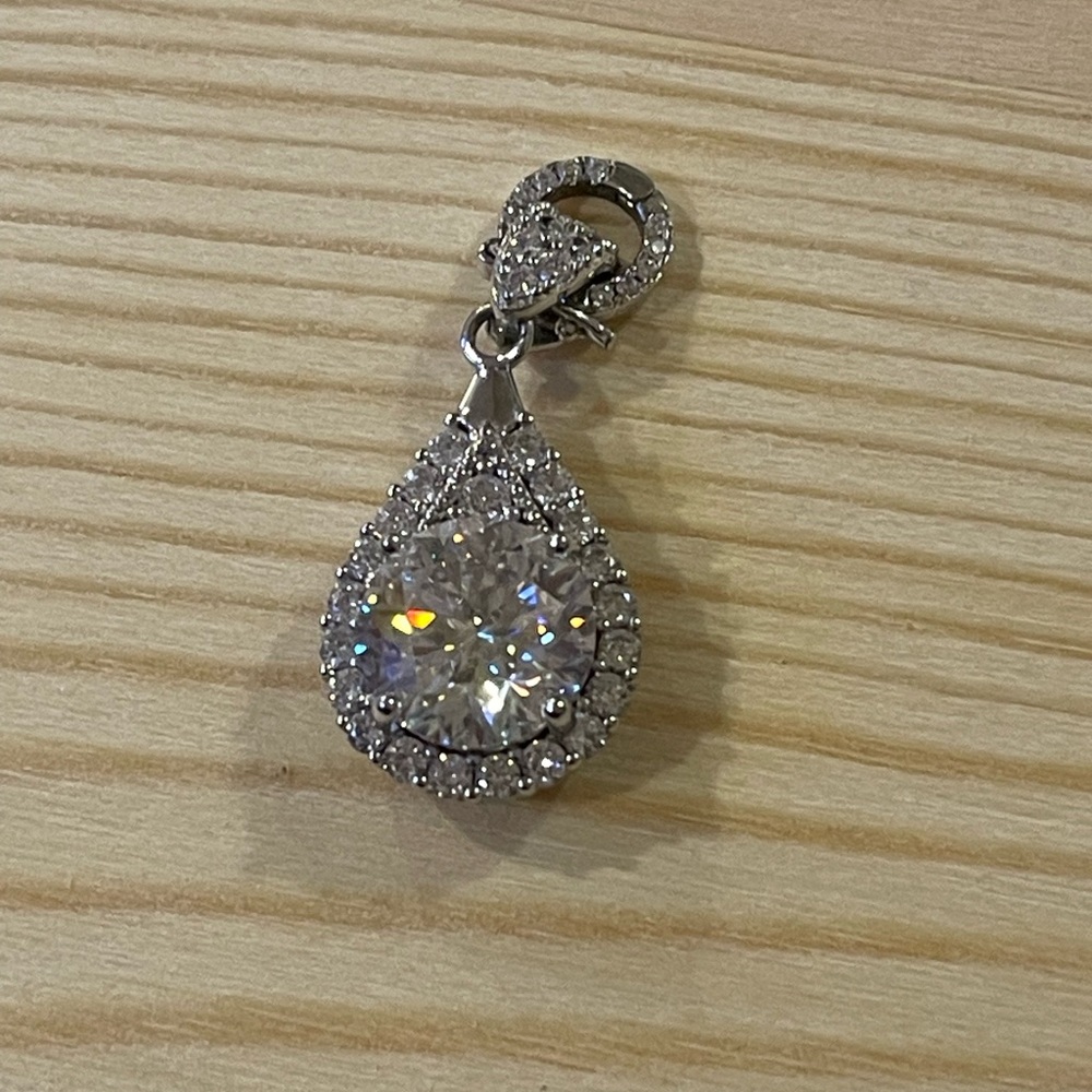 YSDD 925 Sterling Moissanite Teardrop Pendant – Approx. 2 Carat, Halo Setting